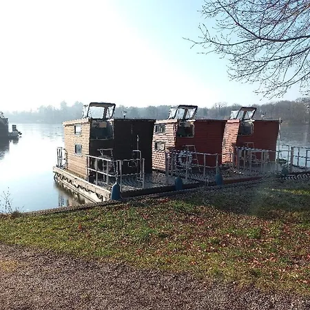Kleines Hausboot - Ideal Fuer Ihren Angelurlaub!