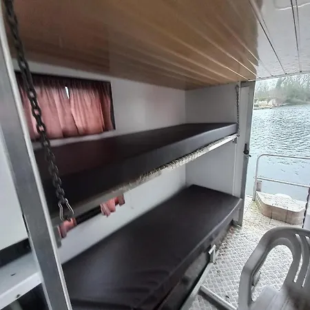 Kleines Hausboot - Ideal Fuer Ihren Angelurlaub! Botel *
