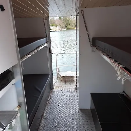 Botel Kleines Hausboot - Ideal Fuer Ihren Angelurlaub! Lychen