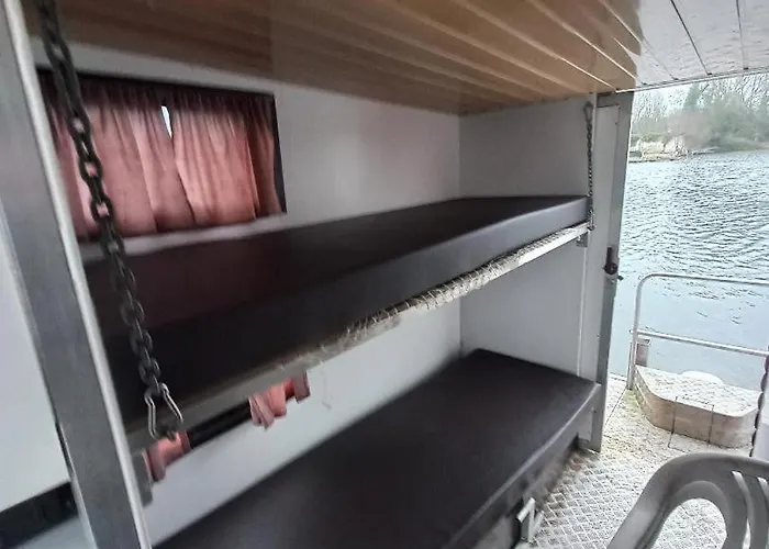 Kleines Hausboot - Ideal Fuer Ihren Angelurlaub! بوتيل *