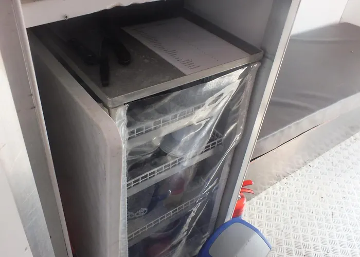 Kleines Hausboot - Ideal Fuer Ihren Angelurlaub! بوتيل *